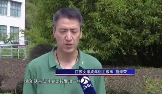 大胸美女被捏胸