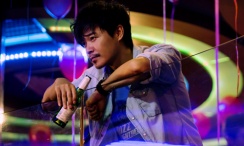 边吃胸边膜的所有免费视频